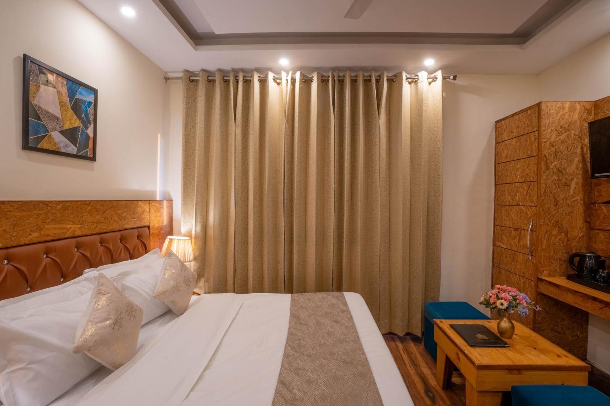Perfectstayz Vista 5 Min Walk To Mall Road 무소리에 외부 사진