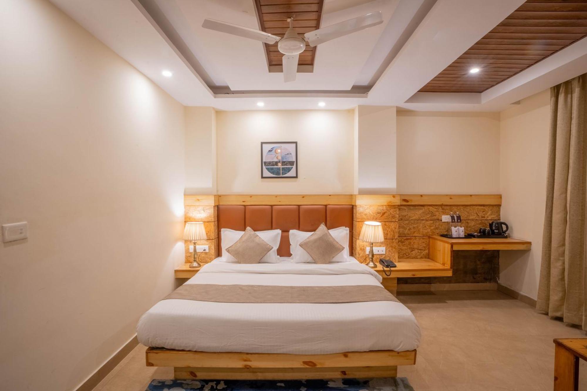 Perfectstayz Vista 5 Min Walk To Mall Road 무소리에 외부 사진