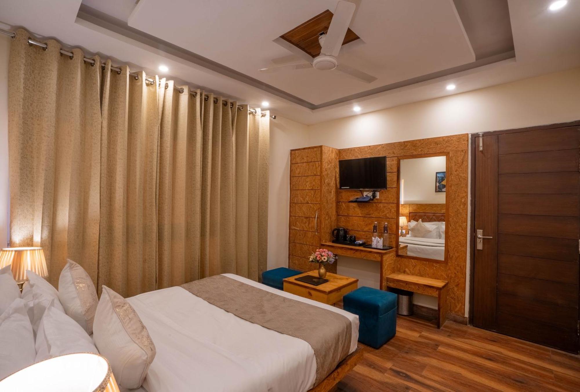 Perfectstayz Vista 5 Min Walk To Mall Road 무소리에 외부 사진