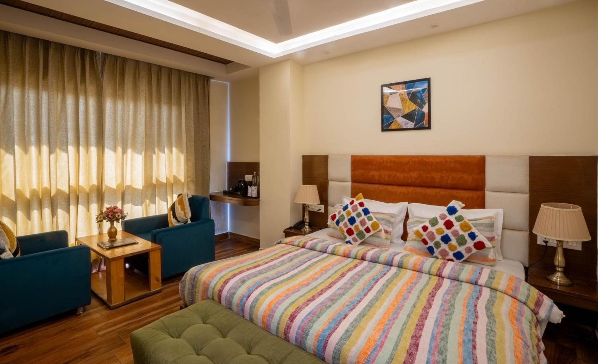 Perfectstayz Vista 5 Min Walk To Mall Road 무소리에 외부 사진